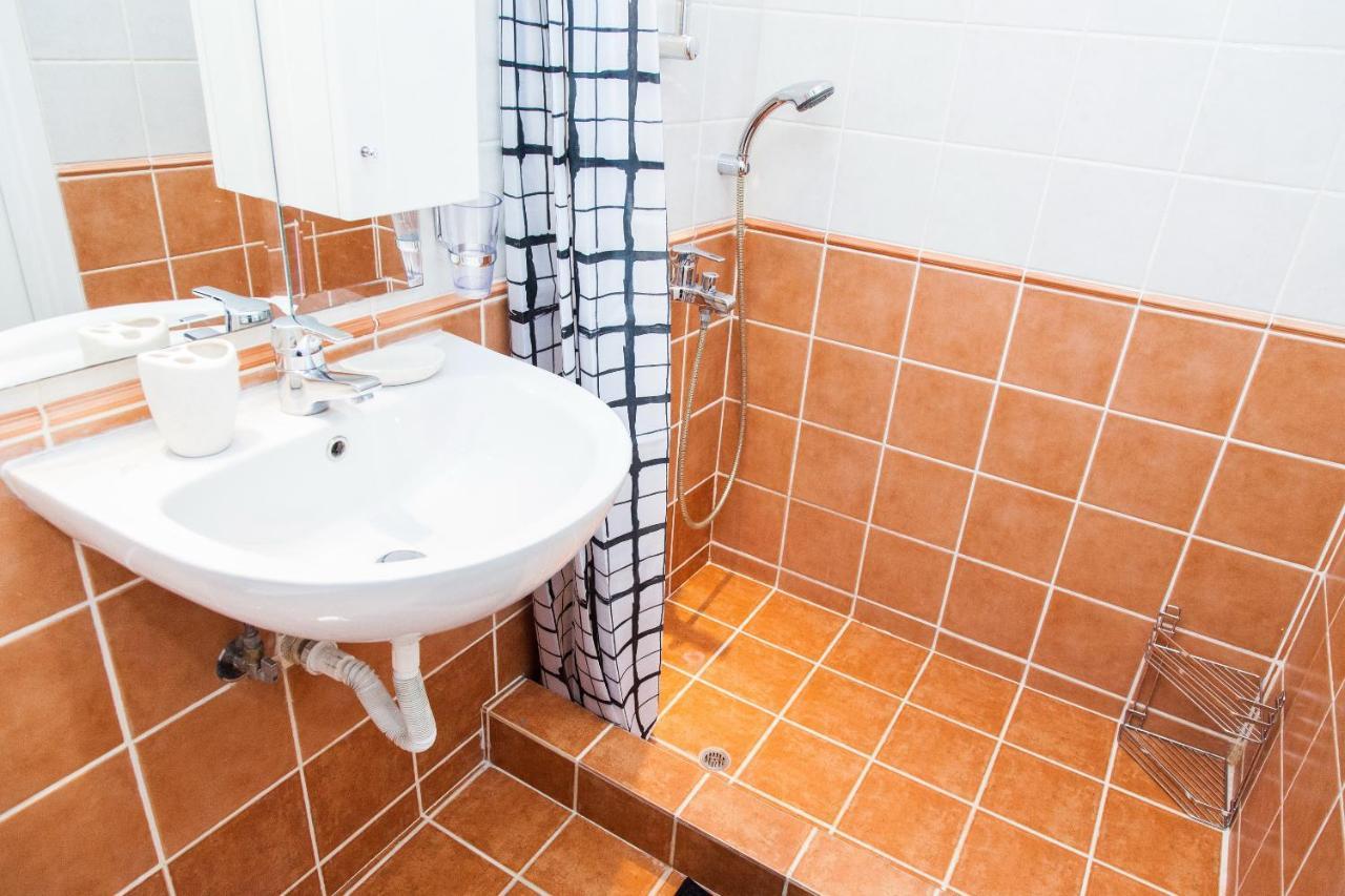 Appartamento Centrally Located Studio In Athens! Esterno foto