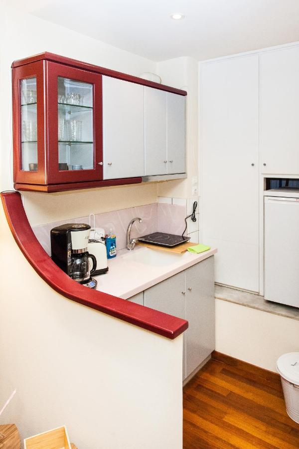 Appartamento Centrally Located Studio In Athens! Esterno foto